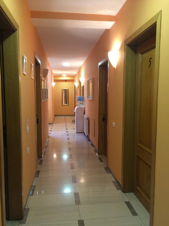 Stephen Center B&B Tirana Buitenkant foto